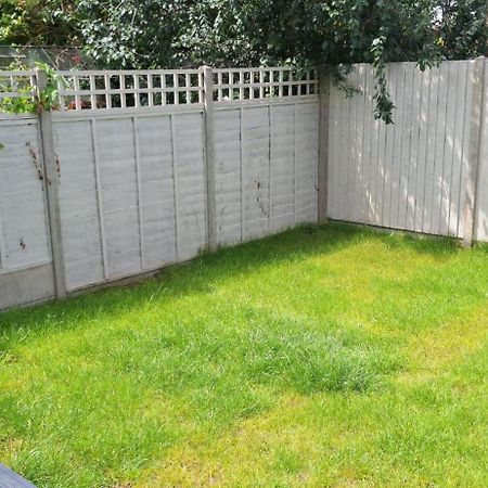 New 3 Bedrooms Flat In Ashford Near Heathrow Extérieur photo