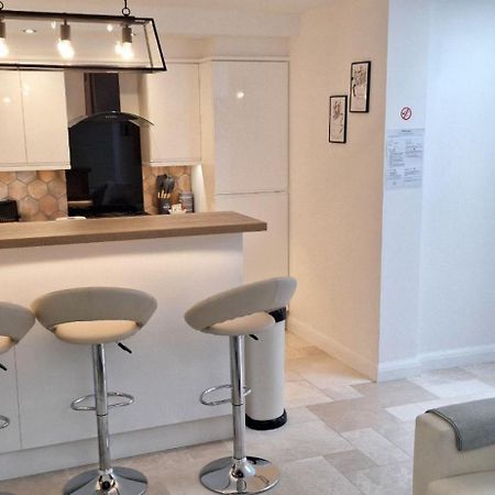 New 3 Bedrooms Flat In Ashford Near Heathrow Extérieur photo