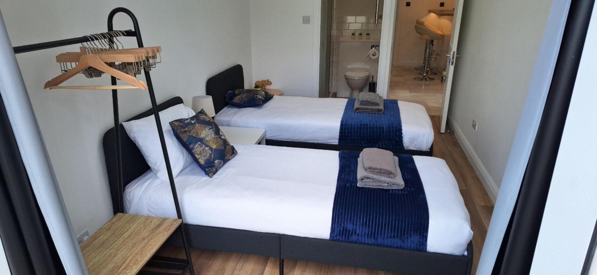 New 3 Bedrooms Flat In Ashford Near Heathrow Extérieur photo