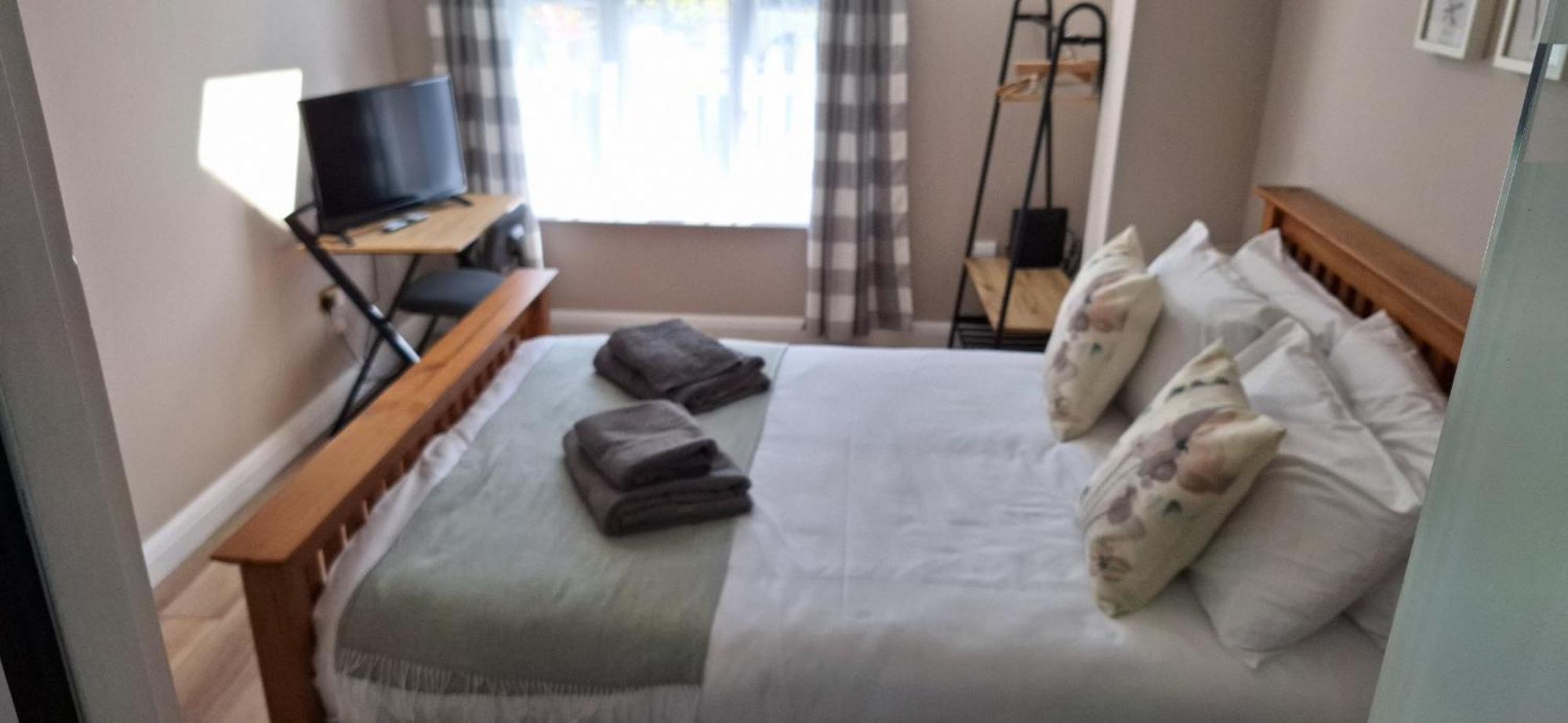 New 3 Bedrooms Flat In Ashford Near Heathrow Extérieur photo