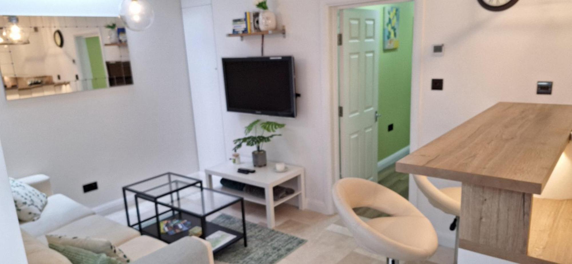 New 3 Bedrooms Flat In Ashford Near Heathrow Extérieur photo